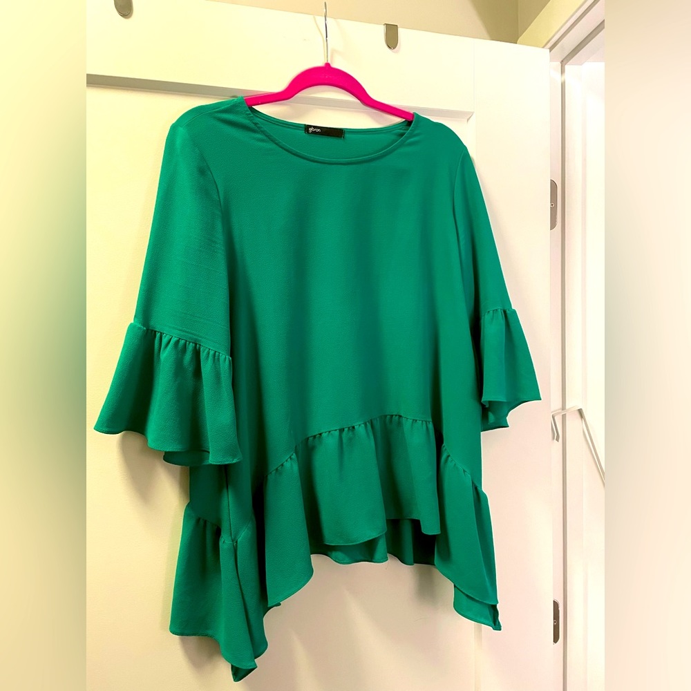 Green swing / flowy long sleeve blouse